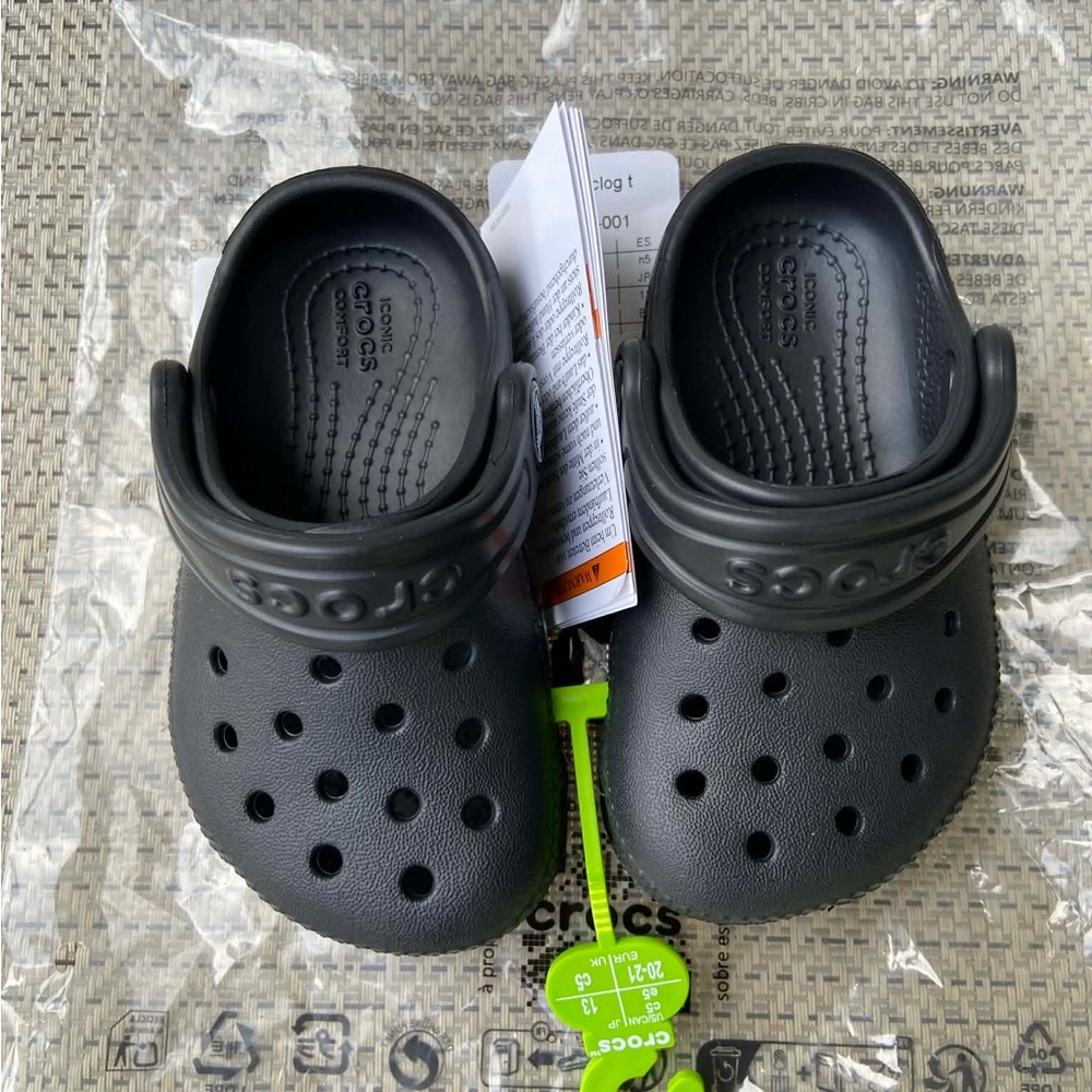 Crocs Unisex Toddler Classic Clog; Black, C5